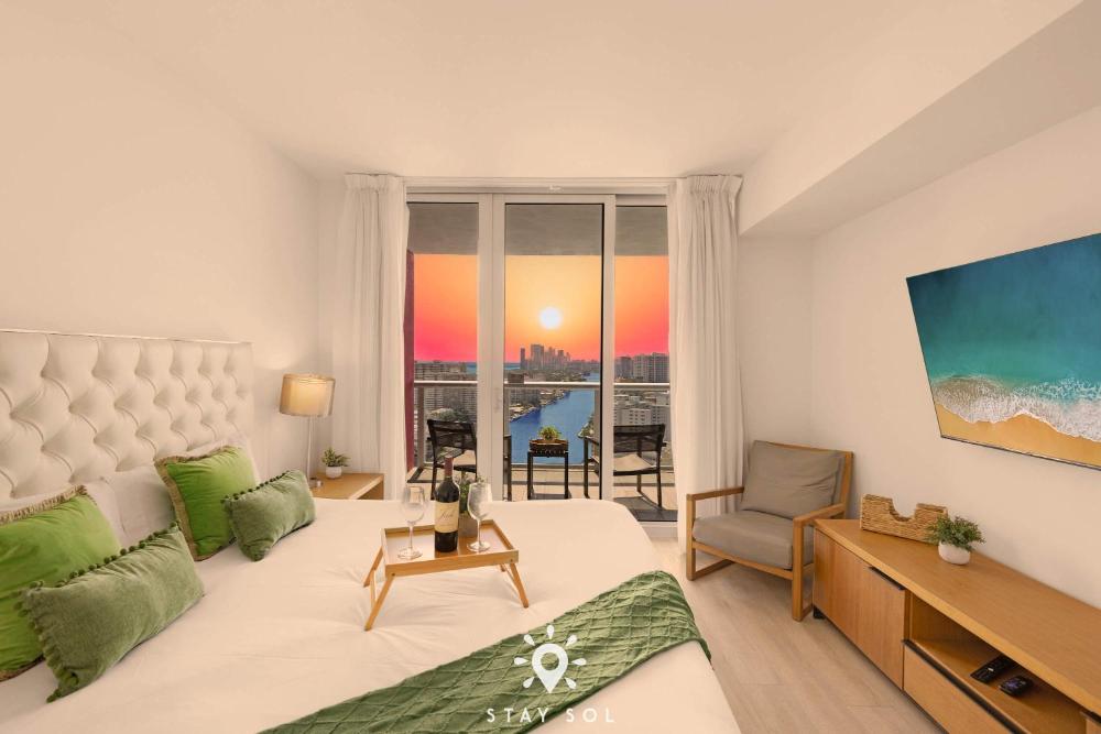 Balcony with View, Pool, Gym, Near Beach